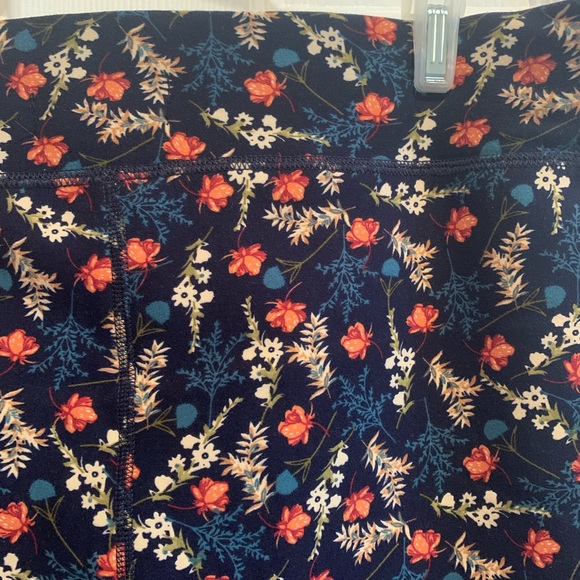 Navy Blue Floral Print Fleece Lined Leggings NWT - Picture 10 of 10